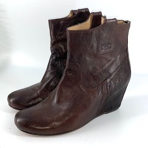 Frye Carson Brown Wedge Bootie in Size 9.5